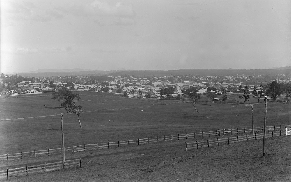 Panorama of Ipswich looking west, possibly from Karragaroo Street, Ipswich, 1920s