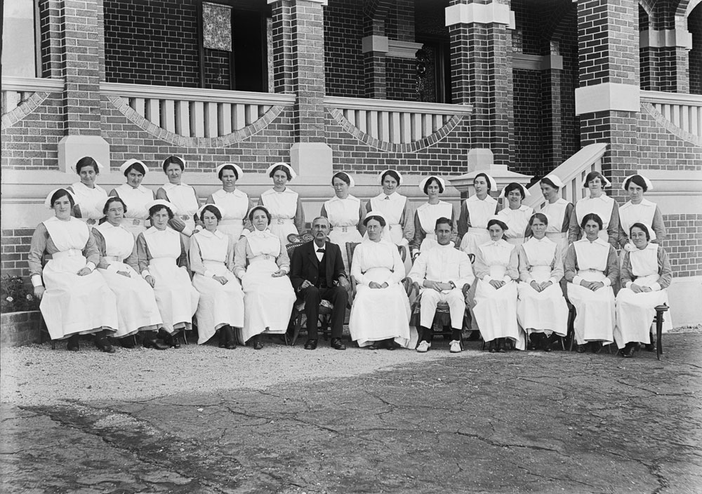 Staff of Ipswich General Hospital, Ipswich, 1904-1915