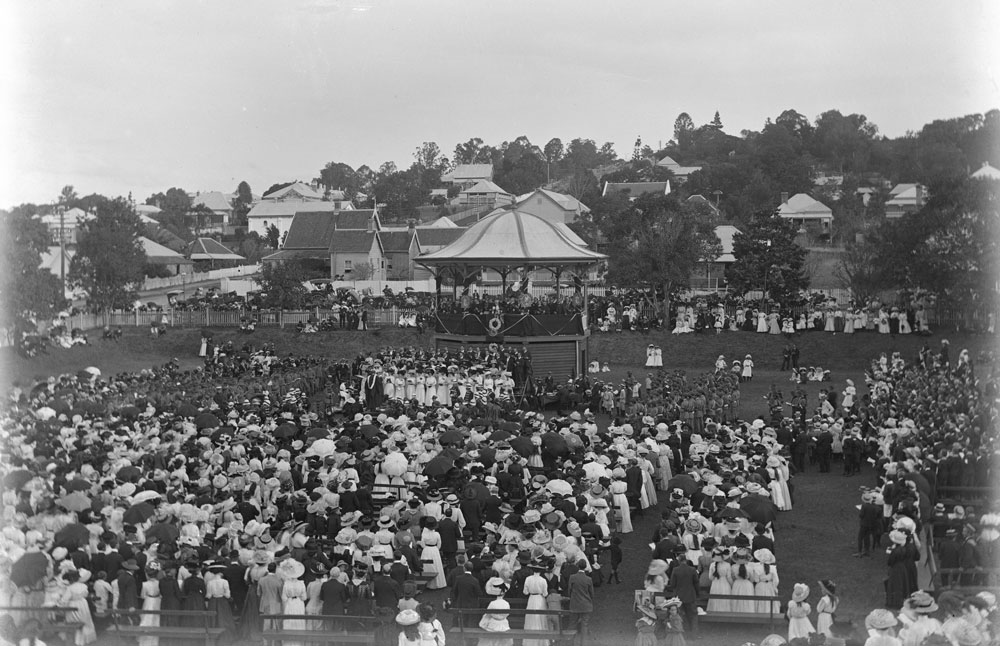 Memorial service for King Edward VII, Central Gardens, Ipswich, 1910