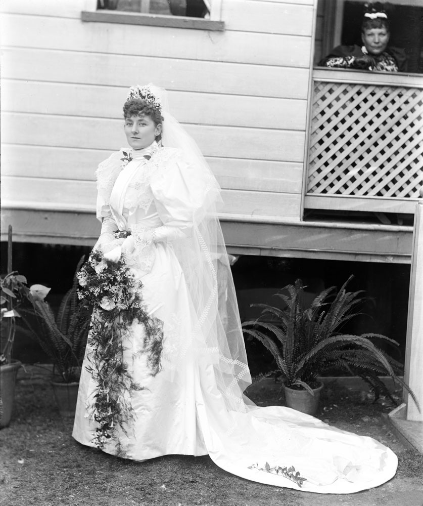 Unidentifed bride, Ipswich, c.1898