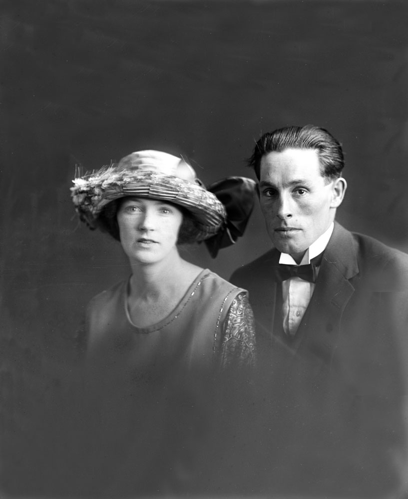 Thought to be a formal wedding portrait of an unidentified couple, Ipswich, 1905-1910