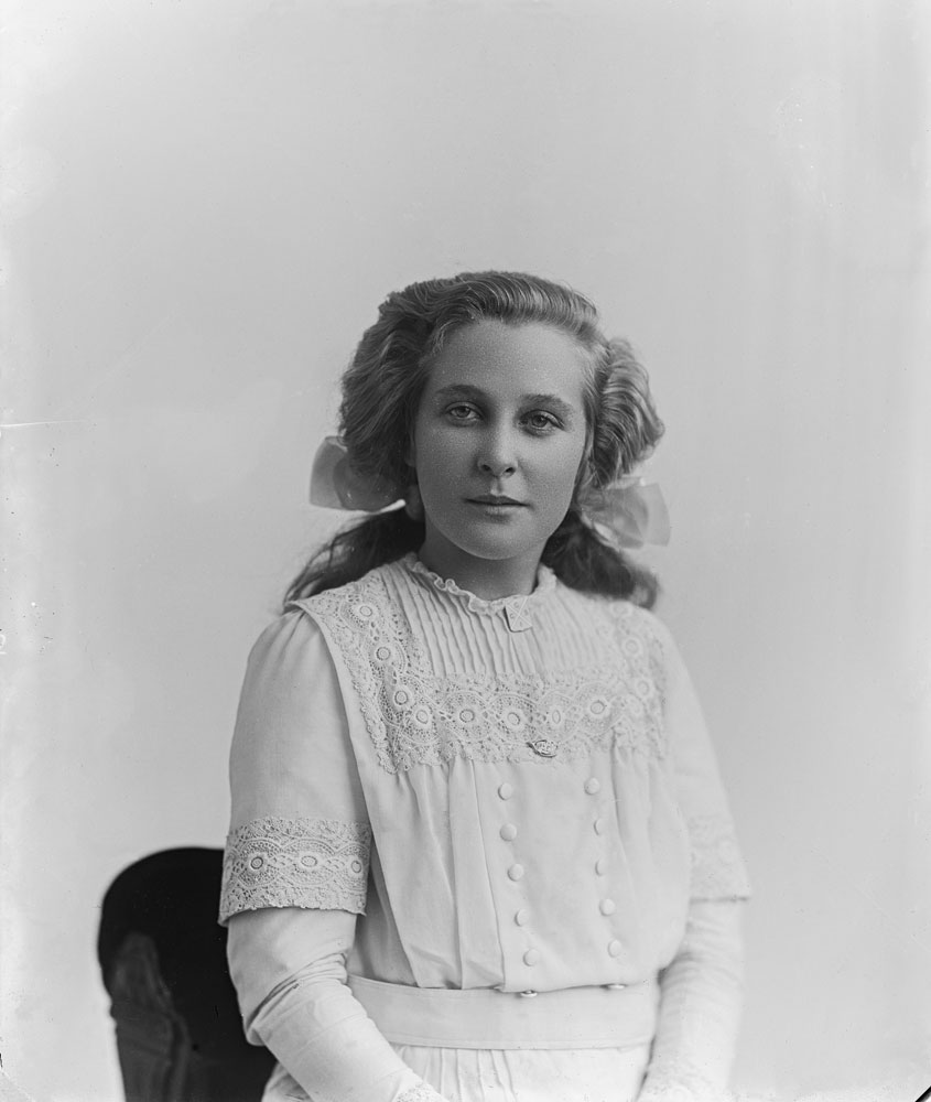Portrait of  young lady, Ipswich, c.1910