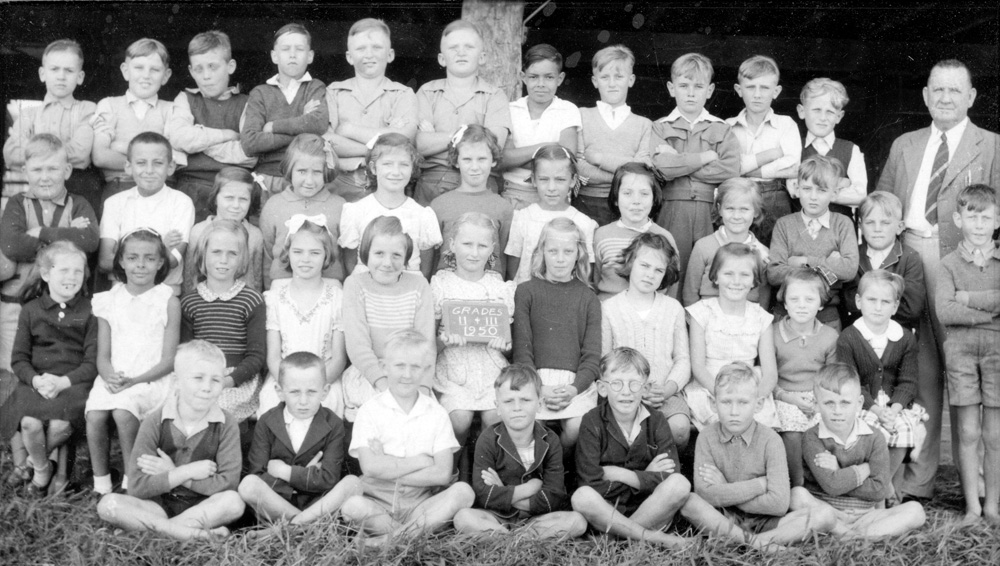 Marburg Rural School students, Grades 2 and 3, Marburg, Ipswich, 1950