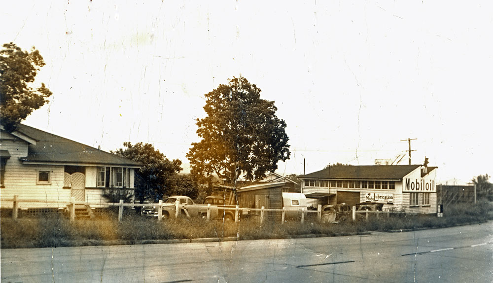Service Station on the corner of Gibbon Street and Brisbane Road, East Ipswich, early 1950s