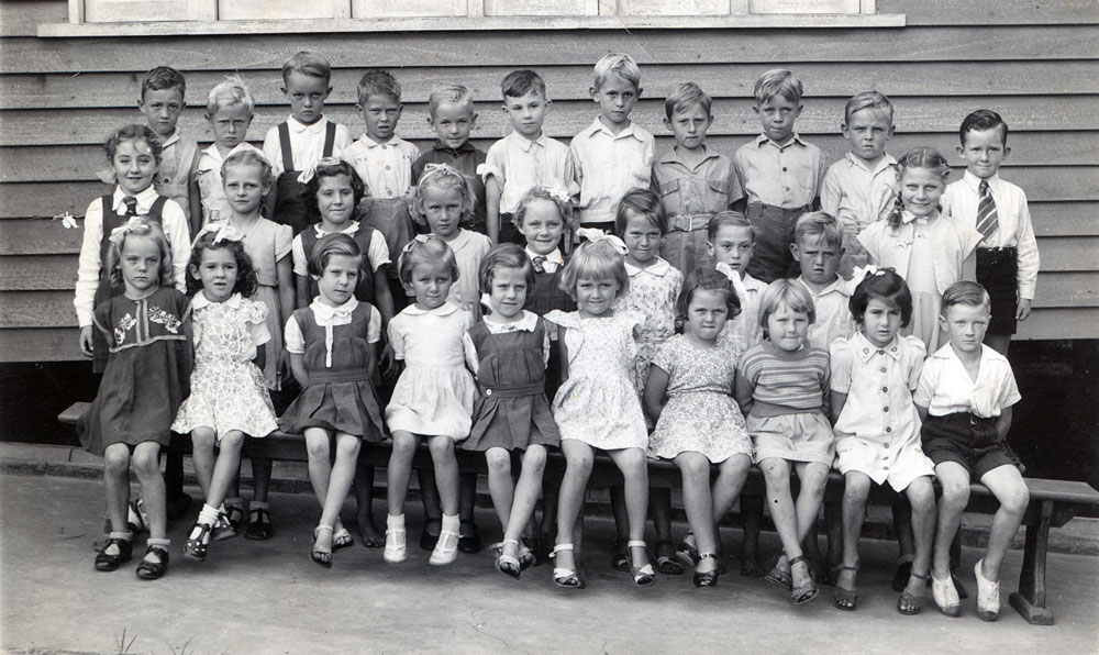 Students from Blackstone State School, Blackstone, Ipswich, 1947