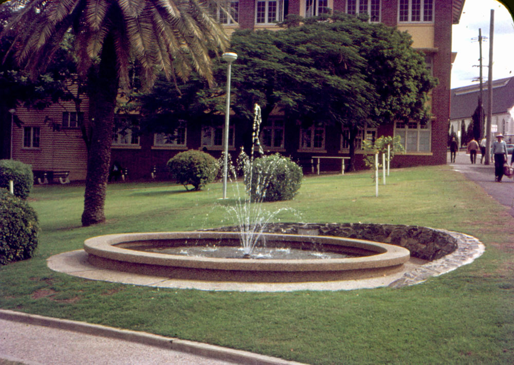 Water fountain in the garden at Soldiers Memorial Hall, 63 Nicholas Street, Ipswich, 1973