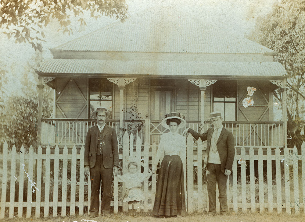 Flint Street house with Richards family in front, North Ipswich, c1900