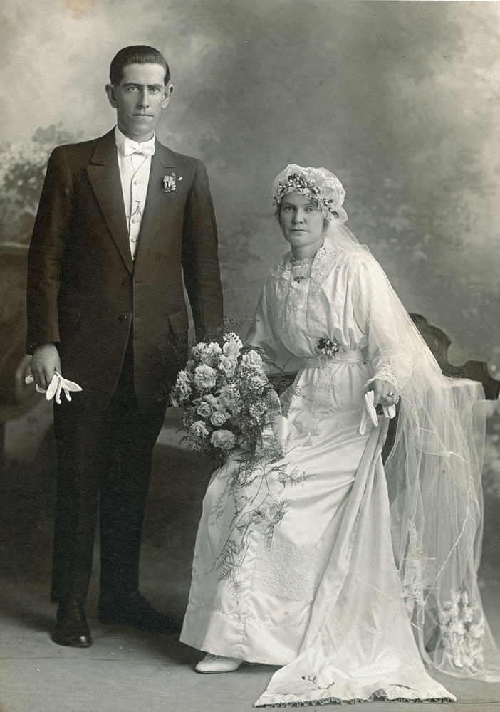 Sidney Vivain and Emma Isabel Richards (nee Ferguson) wedding, Ipswich, 1917