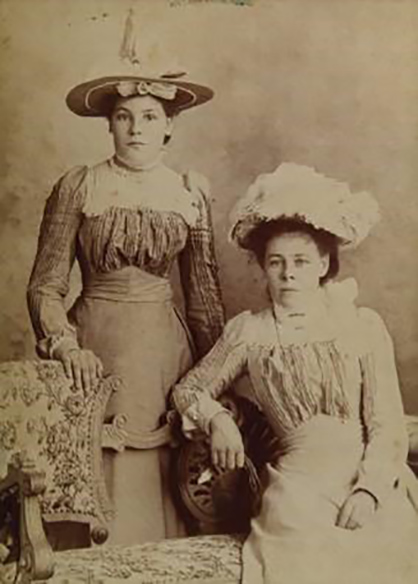 Elizabeth and Sarah Follett, c.1904