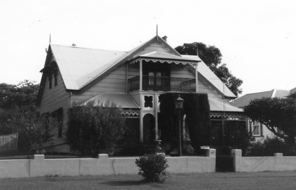 Toronto, 30 Quarry Street, Ipswich, 1990