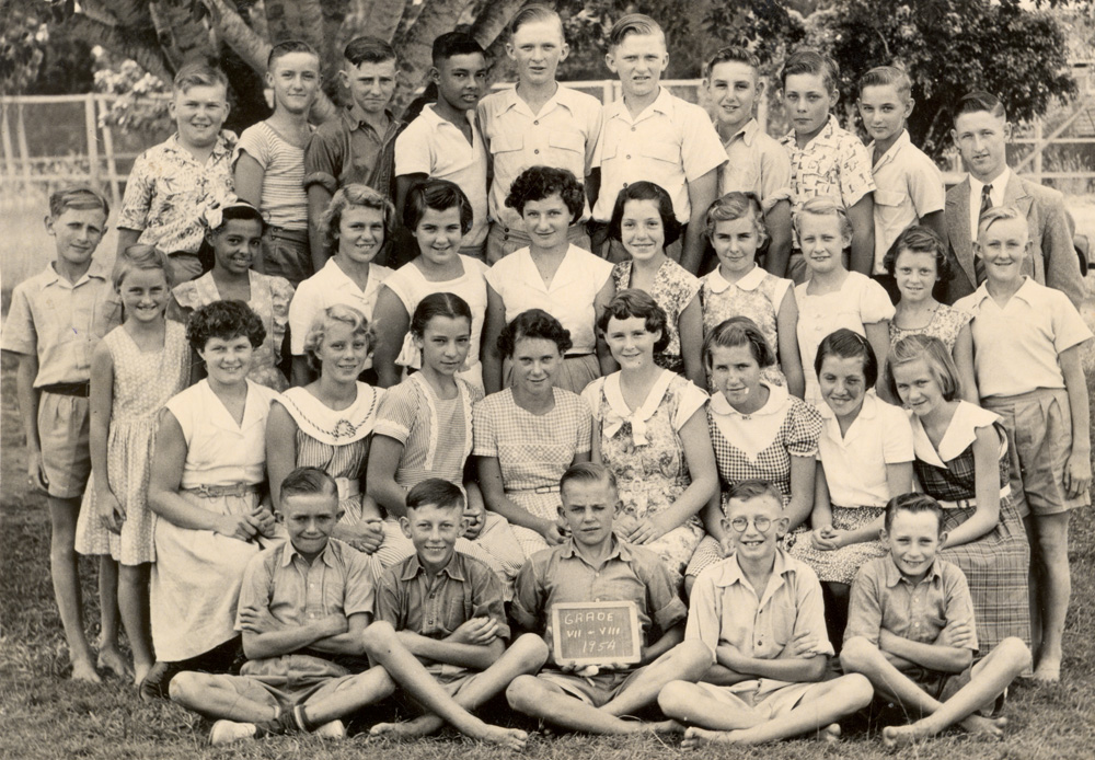 Marburg Rural School students, Grade VII and VIII, Marburg, Ipswich, 1954