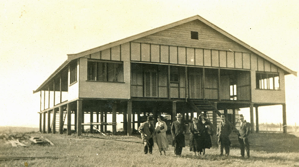Home of Dr Euchariste Sirois and Louisa Sirois (nee Linning) being built in Edmond Street, Marburg, Ipswich, 1935