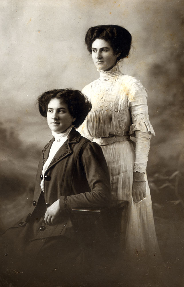 Bridget and Muriel Jones of Goodna, Ipswich, c.1915