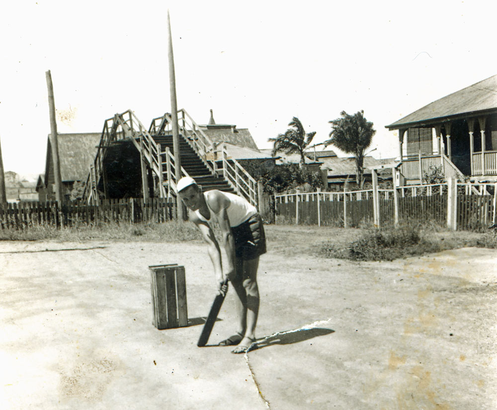 Playing cricket on Wharf Street, Ipswich, 1946 - 1948
