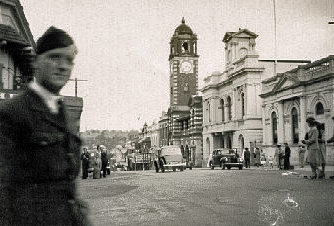 Unidentified serviceman on Brisbane Street, Ipswich, 1946