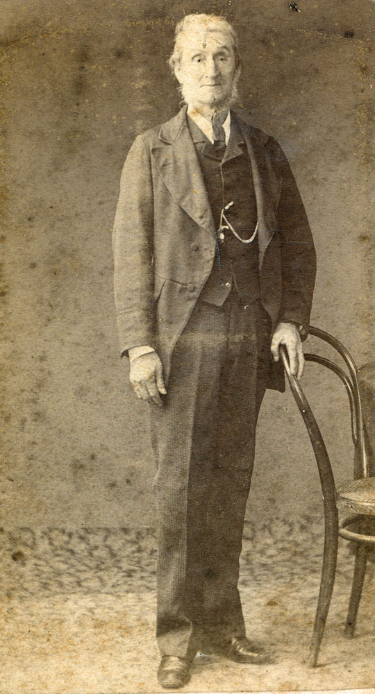 Thomas James Elliott, hotelier and tailor, Ipswich, 1885-1886
