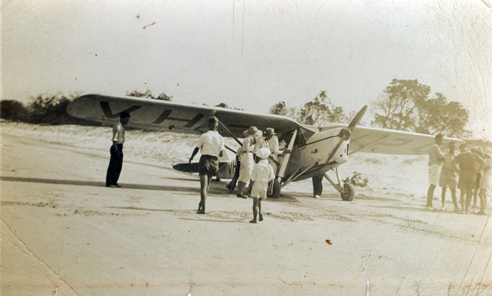 De Havilland Puss Moth monoplane on Maroochydore Beach, 1936