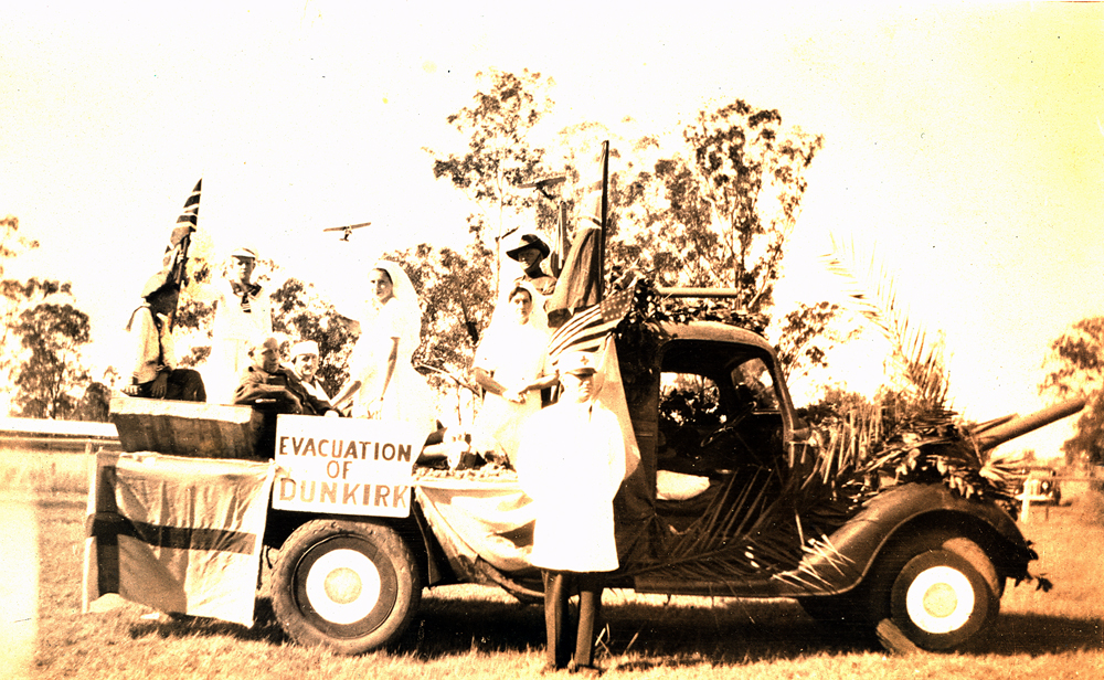 Ruhnos truck participating in a Patriotic Carnival in Rosewood, Ipswich, 1940