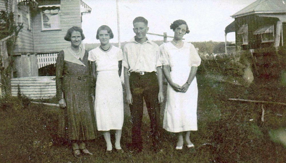 Dobbie family near their home at 43 Stafford Street, Booval, Ipswich, 1930s