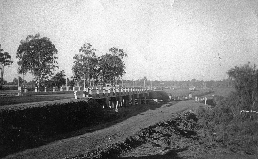 Old and new Seven Mile Bridge, Ipswich - Rosewood Road, Rosewood, Ipswich, 1968