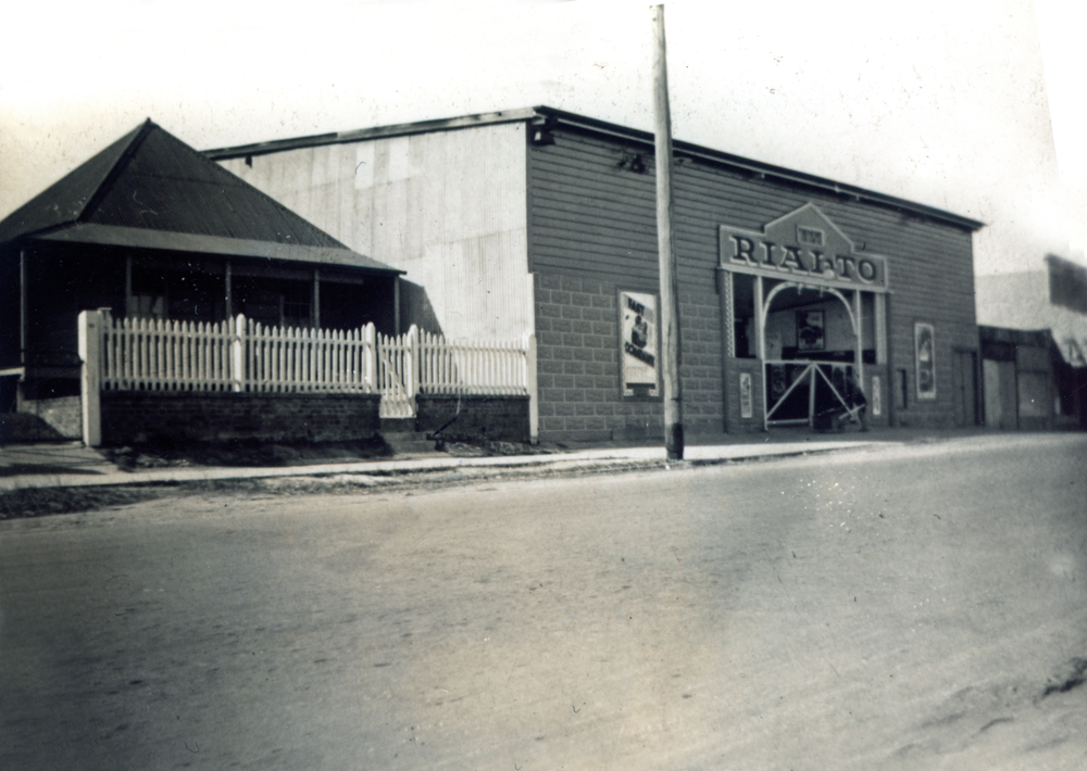 Rialto Theatre, Downs Street, North Ipswich, 1938