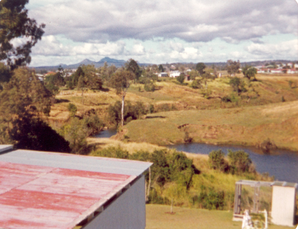 One Mile, Ipswich from Tiger Street, Sadliers Crossing after 1974 flood