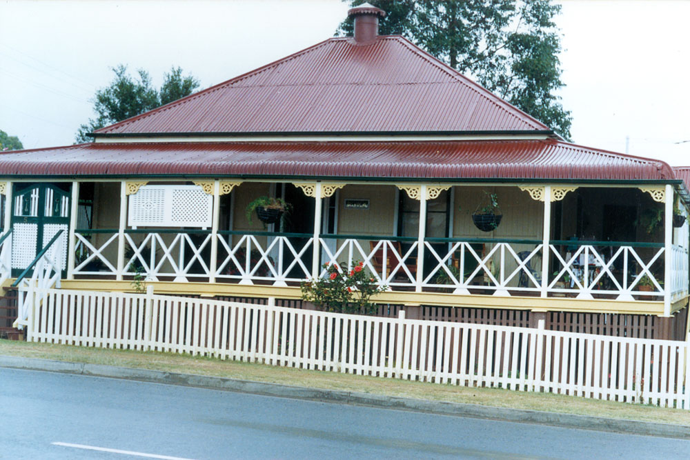 Houses in Bundamba, Ipswich, 1991