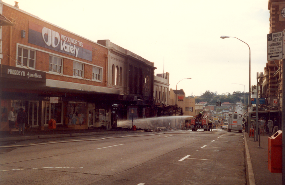 Reid's fire, dowsing the embers, Ipswich, August 1985