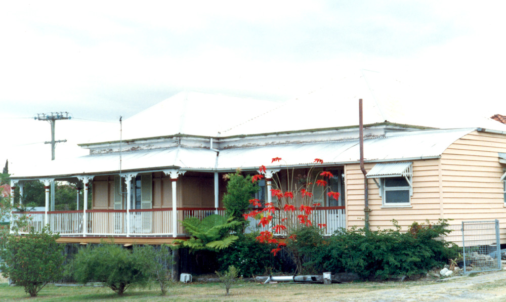 Buttonsville, 40A Clifton Street, Booval, Ipswich, 1991
