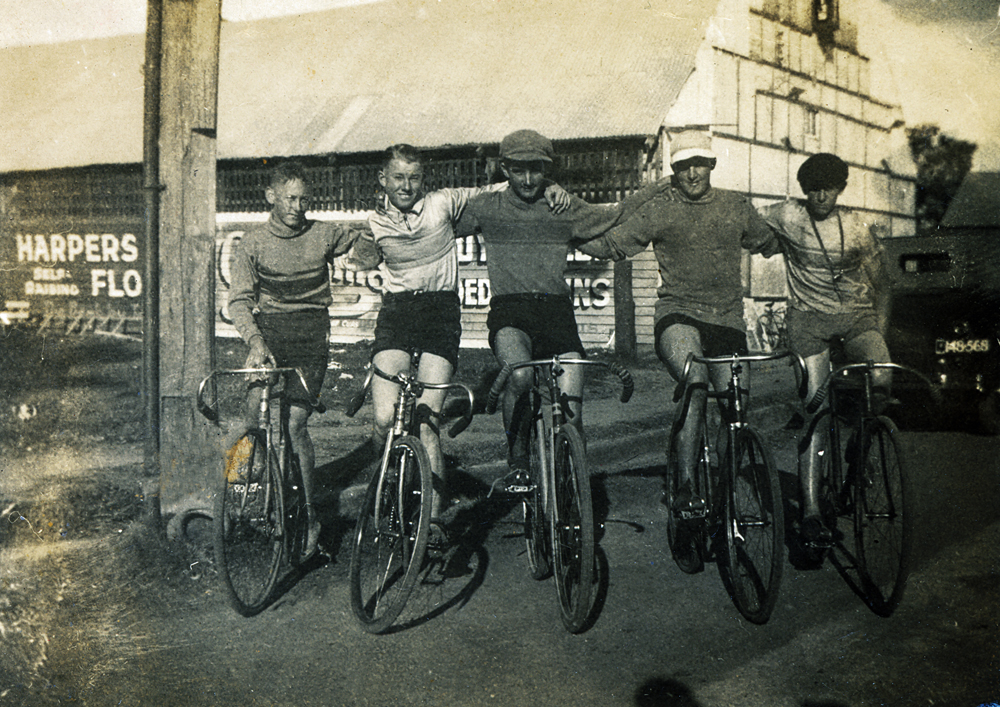 Cyclists from Rosewood Amateur Wheelers, 1940s