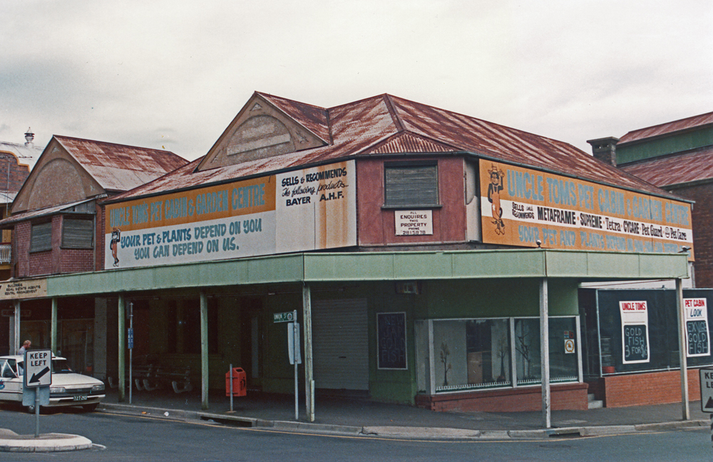 Uncle Tom's Pet Cabin, Union and Bell Streets, Ipswich,  c.1985