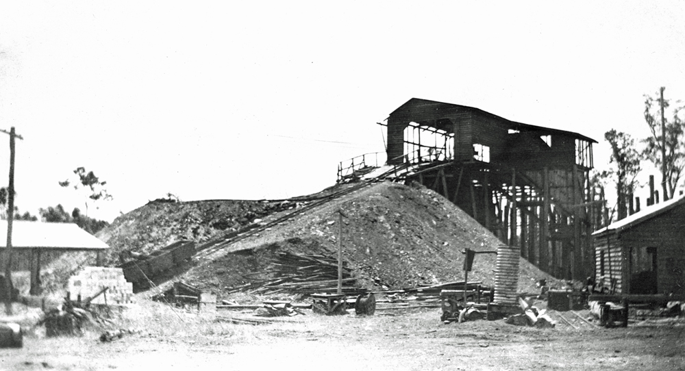 Pit head Westfalen Mine No. 2, Dinmore, Ipswich, late 1940s