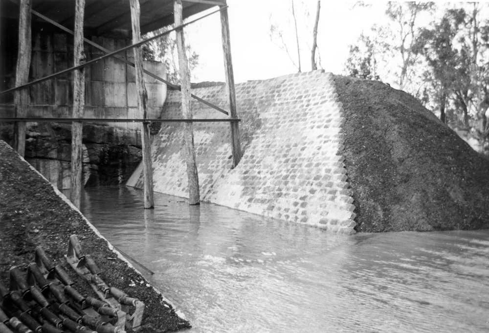 Flood waters in the 1500t bin at Westfalen Mine No. 2, Dinmore, Ipswich, 1954-1955