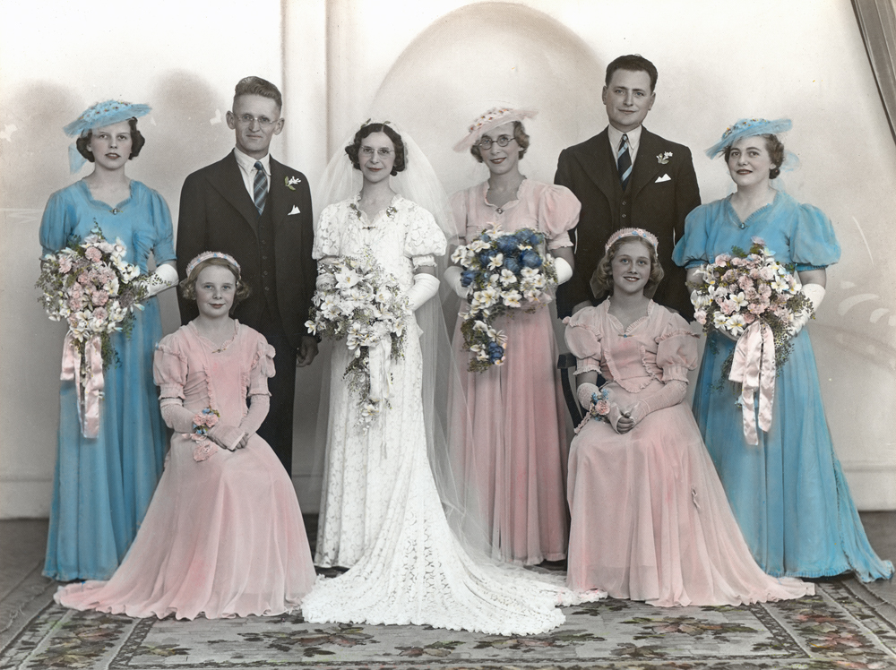 Formal portrait of bridal party of Thelma Marsh and Heck Larter, Ipswich, 1940