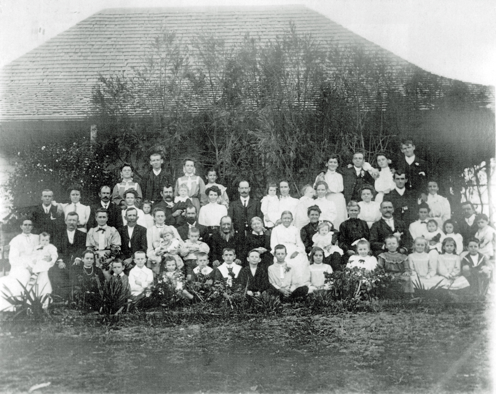 Marsh Family group, Raceview, Ipswich, 1909