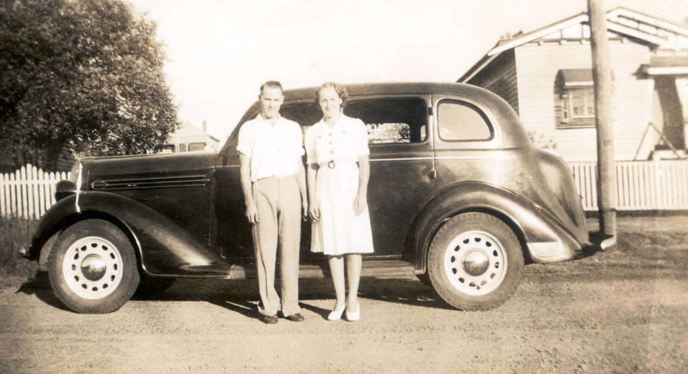 Ron and Norma (nee Lyon) Freiberg and 'The Plymouth', Ipswich early 1940s