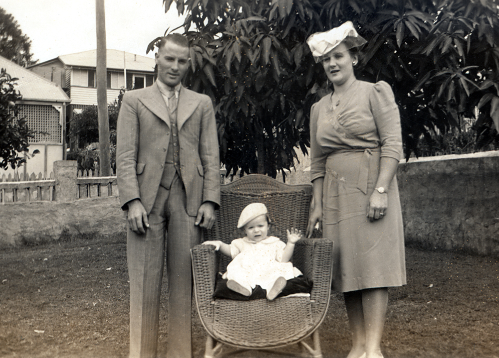 Ron and Norma Freiberg with infant, Errol, Ipswich, 1947