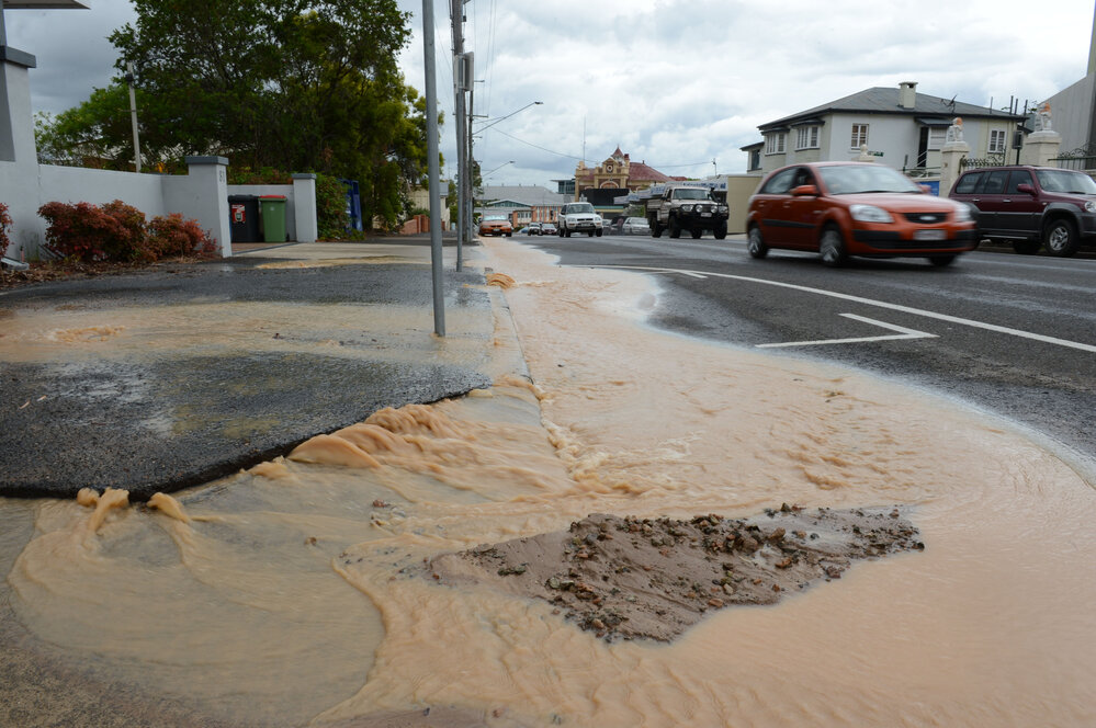 Burst water main, Limestone Street, Ipswich, January 2013