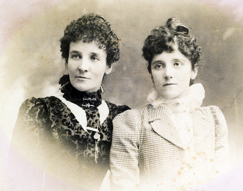 Rebecca Andress Pettigrew and daughter, Doris Annabel, Melbourne, c.1910