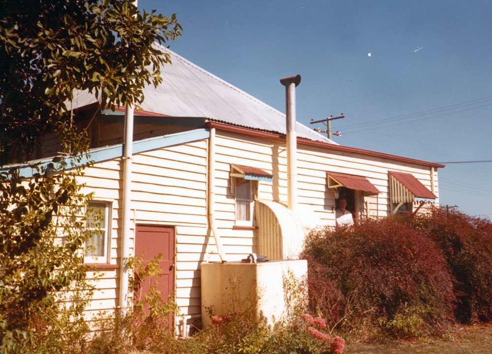 Shop at 'Parry's Corner', corner Cothill and Blackstone Roads, Silkstone, Ipswich,  c.1960s