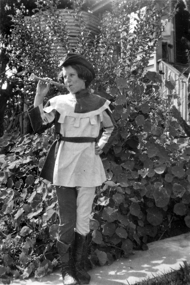 Pied Piper fancy dress, Brassall, Ipswich, 1950s