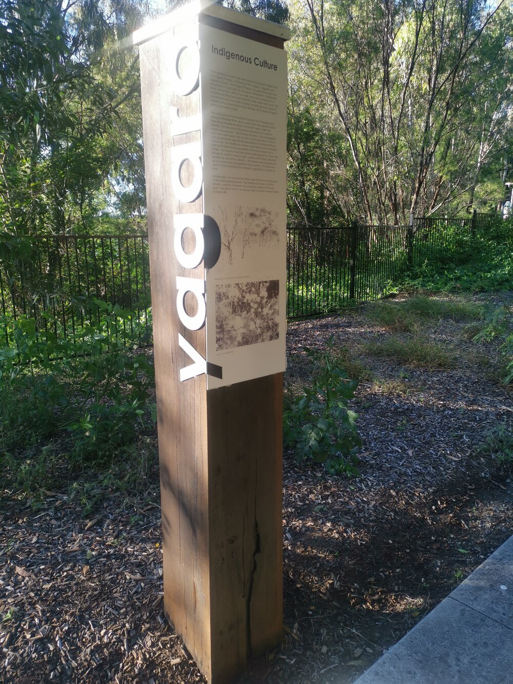 River Heart Parklands Stage 2 Cultural Interpretive signage, 2021 - Vaaara sign post