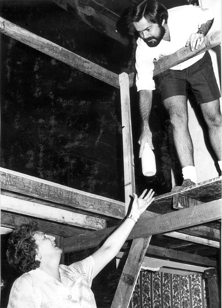 Scene from 'The Bottom of a Birdcage'  [by] Helen Haenke, performed by Ipswich Little Theatre, Ipswich, 1976