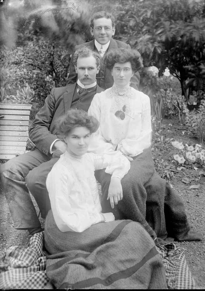Thought to be the children of Rev. S.T. Withington, with J. Martyn Haenke, Launceston, Tasmania, 1900s