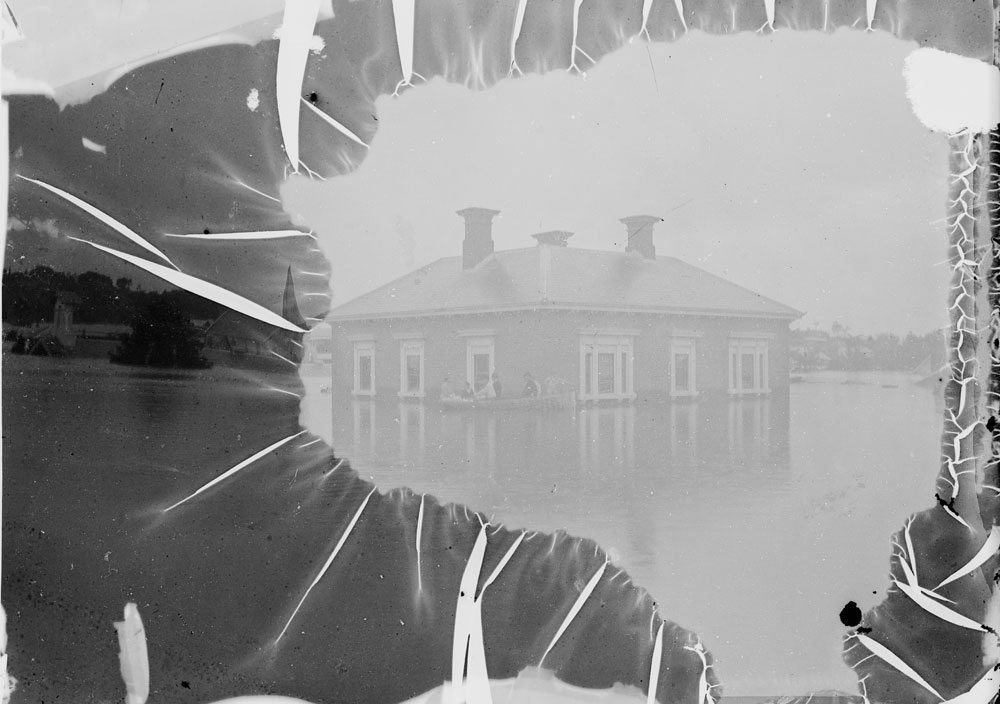 Bank of New South Wales building, corner East and Brisbane Streets, during floods, Ipswich, 1893.