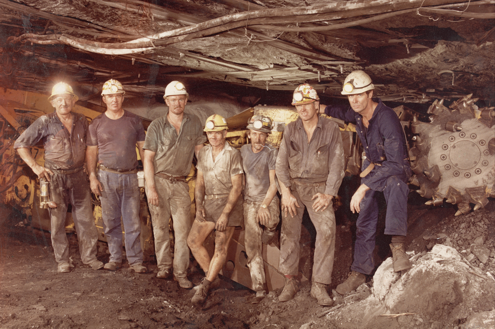 Fox Marietta' continuous miner in Box Flat No. 8 tunnel, Ipswich, c.1986