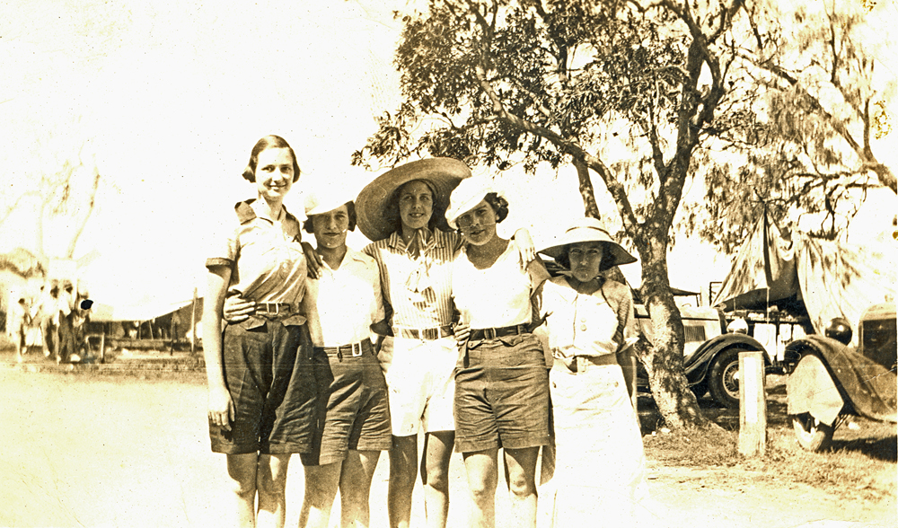 Thorn family members, Ipswich, 1930s