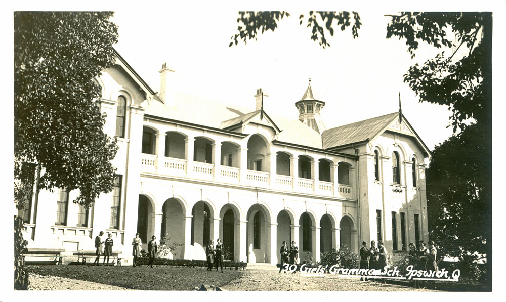 Ipswich Girls' Grammar School, postcard, 1930s