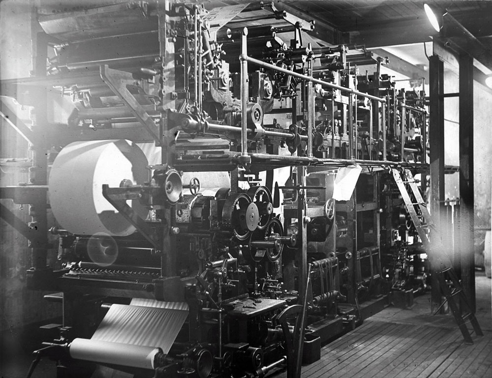 Interior of Queensland Times newspaper, Ipswich, late 1940s
