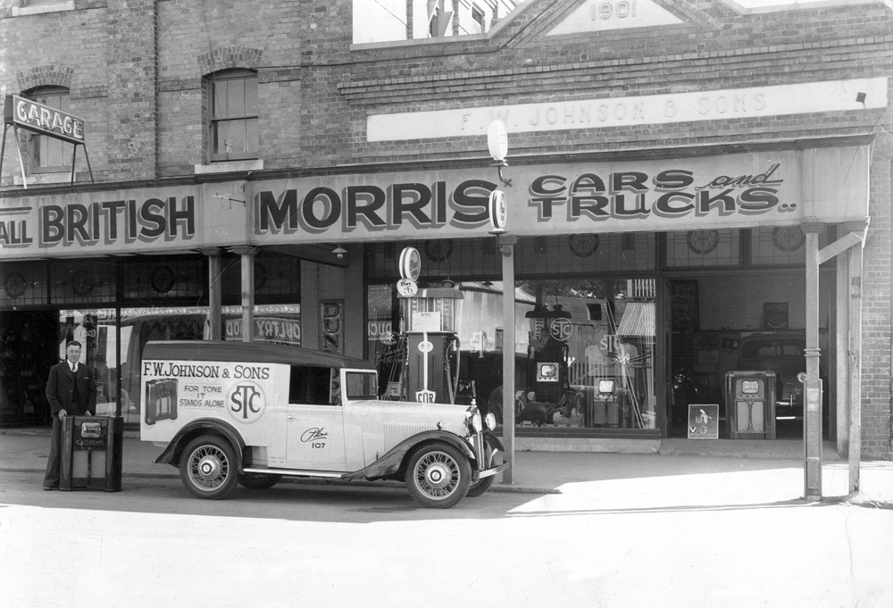 F. W. Johnson &amp; Sons showroom, Top of Town, Brisbane Street, Ipswich, c.1935